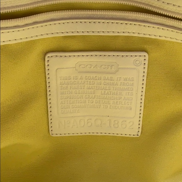 Coach Over the Should Bag - Picture 4 of 5